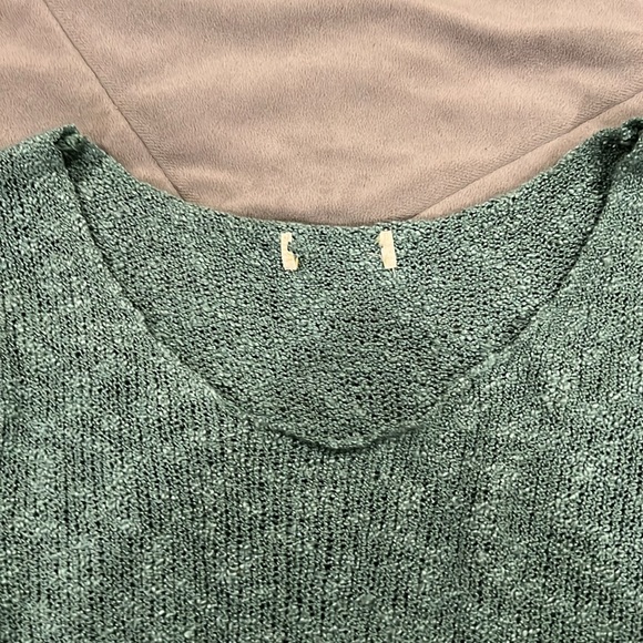 Forever 21 Green knit sweater - Picture 3 of 4